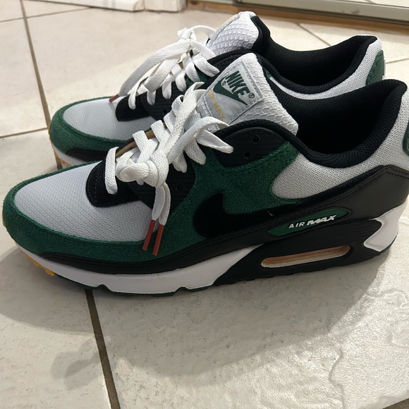 Nike Other - Nike Air Max 90 (dm0029-004)